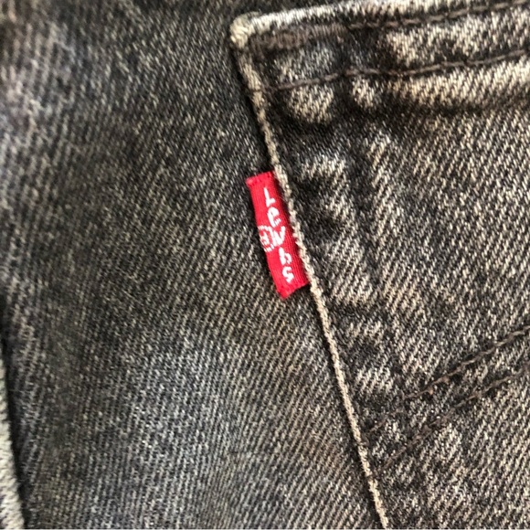 Levi 501 distress jeans shorts small - Picture 6 of 10